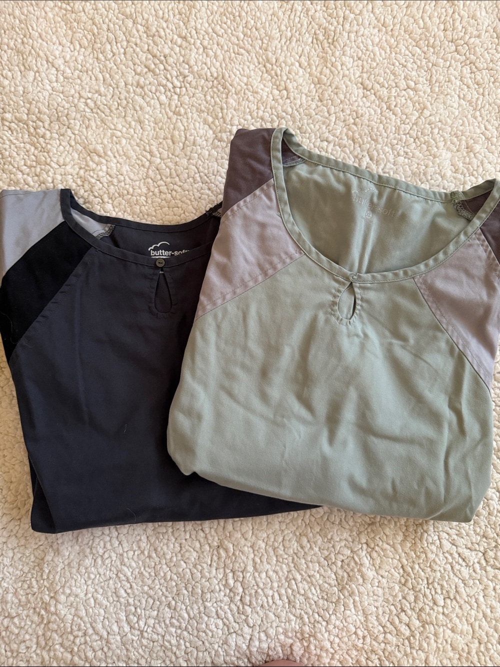 Butter Soft  Short Sleeve Scoop Scrub Tops in Black and Sage size XL